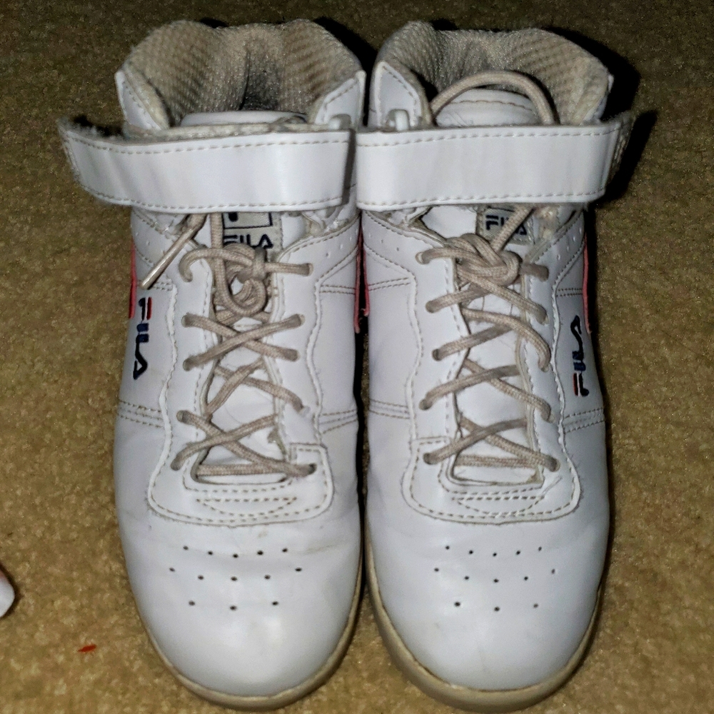 White fila shoes for boys